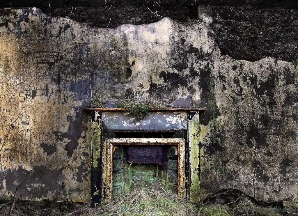 Killipole Farmouse Ruins, fireplace
